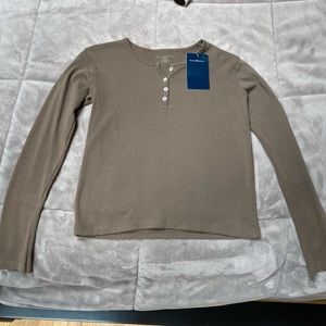 BRANDY MELVILLE CALLAN HENLEY LONG SLEEVE TOP